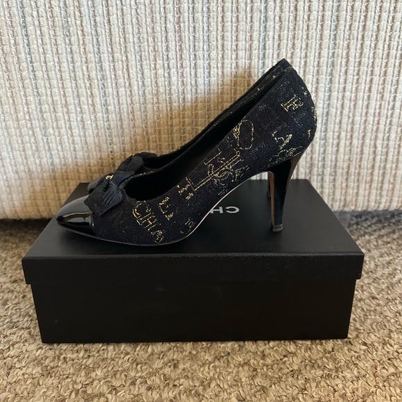 Interlocking CC Logo Tweed Pumps - Picture 3 of 9